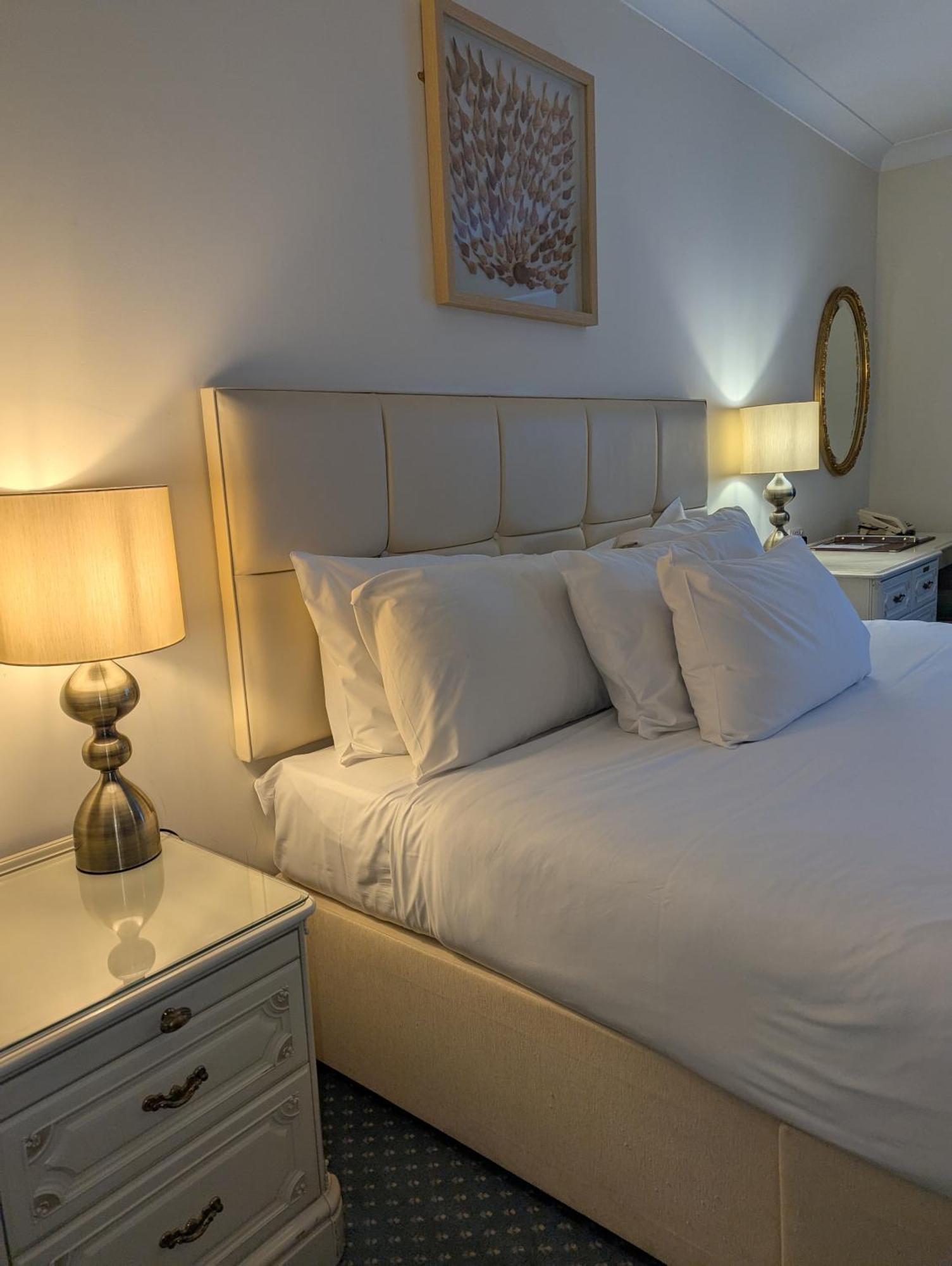 The Walnut Tree Hotel Бриджвотер Екстер'єр фото